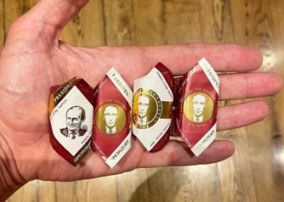 В сети распространяют фото конфет с изображением Путина