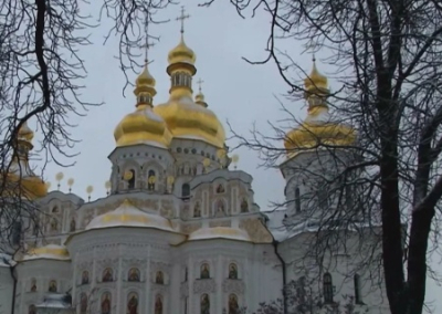 Священноначалие УПЦ МП призвало свою паству защищать Киево-Печерскую Лавру от нападок нацистов