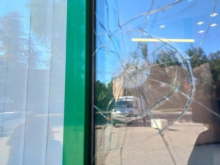 В парикмахерскую под обстрелами: как жизнь в Донецке превратилась в рулетку