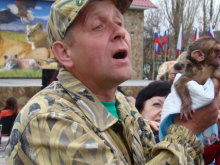 Хозяина крымских львов выпустили из СИЗО, чтобы эвакуировать зоопарк Херсона
