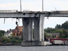 ВСУ снова ударили из HIMARS по Антоновскому мосту в Херсоне