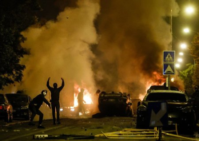 Во Франции протестующие ранили около 250 сотрудников полиции и сожгли 20 автобусов