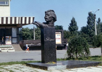 В Одессе демонтируют памятник Максиму Горькому