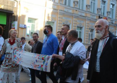 В Харькове день вышиванок назвали парадом быдла