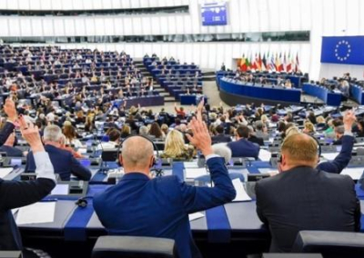 Европарламент утвердил доклад о пересмотре отношений ЕС и России, чему обрадовалась Украина