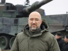 Шмыгаль показал первые танки Leopard 2 на Украине