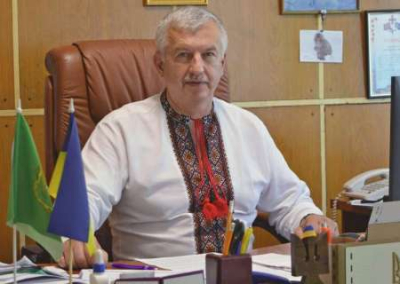 Мэр Лебедина Сумской области возмутился появлением Деда Мороза на празднике в школе и донёс в СБУ