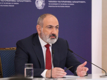 Пашинян на двух стульях. Спасёт ли армянского президента встреча с Путиным?
