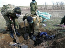 Докопаться до правды: на Донбассе обнаружено еще одно массовое захоронение солдат ВСУ