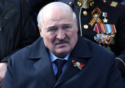 Александр Лукашенко несколько дней не появляется на публике. Белорусы, россияне и украинцы обсуждают, что с ним может быть