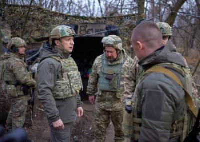 Азаров: визитом на передовую Зеленский подтвердил готовность Киева к началу военных действий в Донбассе