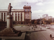 Нацистский реваншизм в Харькове. В городе демонтировали мемориальные доски маршалам Коневу и Малиновскому