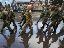 Путин разрешил осуждённым служить в Вооружённых силах России по контракту