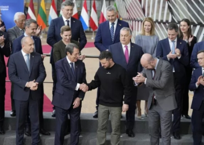 Орбан демонстративно отказался приветствовать Зеленского на саммите ЕС
