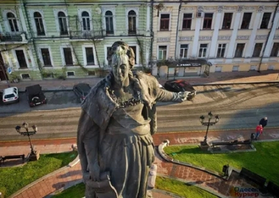 Со второй попытки исполком Одесского горсовета проголосовал за снос памятника Екатерине II