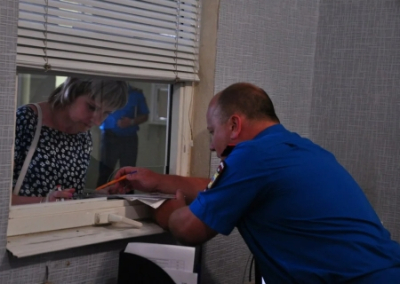В ЛНР начали выдавать регистрационные документы, номерные знаки и права РФ