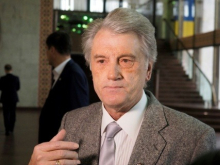 Оранжевый против шоколадного: Виктора Ющенко возвращают в большую политику