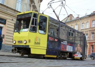 Во Львове из-за путаницы с трамвайным билетом подрались контролёры и пассажиры
