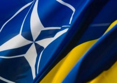 Украина продолжает жить иллюзиями о вступлении в НАТО, а Запад открещивается от навязчивости Киева