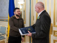 Зеленский передал представителю Евросоюза на Украине анкету на членство в ЕС