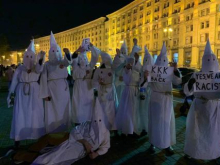 По улицам Киева разгуливал расистский «Ку-клукс-клан»