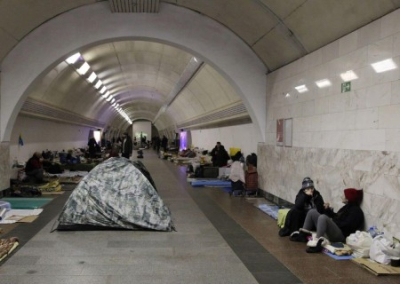 В Харькове с двух станций метро выселяют людей, которые жили там с весны