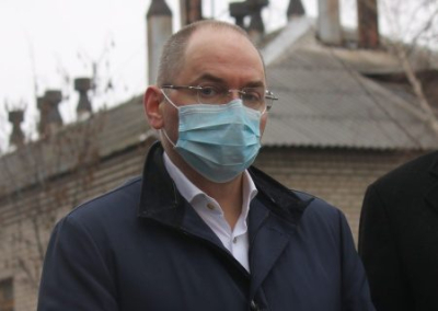 Пальто Степанова. Главу МОЗ обвиняют в покупке дорогих вещей за откаты с индийской вакцины