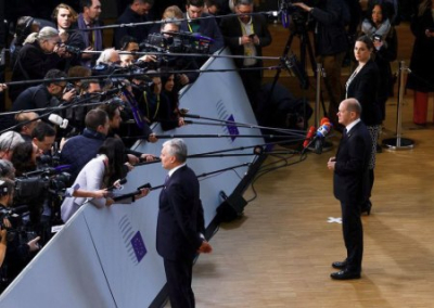 Евросоюз не может принять новые санкции против России из-за того, что Венгрия и другие страны против