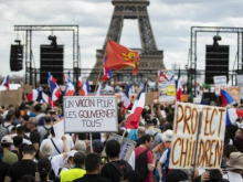 Сенат Франции, несмотря на протесты, одобрил закон о «санитарных» паспортах
