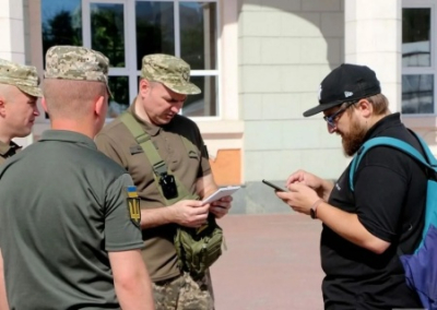 Украинцы обязаны сообщать в ТЦК даже о рождении детей во избежание штрафа