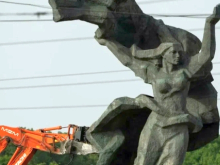 Монумент Освободителям Риги снесли вопреки решению ООН