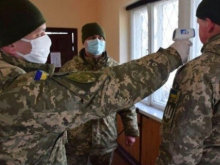 Украинских военнослужащих не обеспечивают масками и средствами дезинфекции