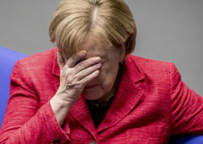 Правительство Меркель обвинили в растрате миллиарда евро на советников