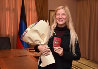 Пианистка Лисица получила паспорт ДНР