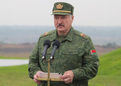 Многовекторность: Лукашенко пригрозил Западу, прикрывшись Россией
