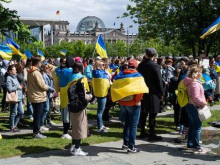 В ЕС сворачивают программы по приёму украинских беженцев, гривна переходит в разряд неконвертируемой валюты