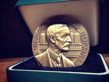 Нет чётких критериев оценки лауреатов: Володин предложил отзывать Нобелевскую премию мира