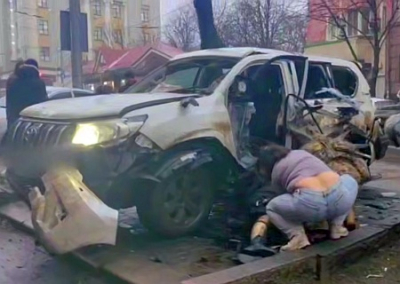 В центре Донецка подорвали внедорожник. Пострадали два человека