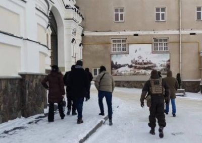 Борьба с православием: СБУ проводит обыски в Почаевской лавре, из духовного училища Кременца выселяют девочек