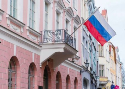Эстония требует до 1 февраля уменьшить количество российских дипломатов
