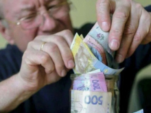 Украинцы возмущены повышением налогов и перспективой остаться без пенсий