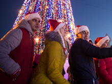 Новогодние ёлки или бронежилеты? Российские регионы отменяют празднования, чтобы направить сэкономленные средства бойцам