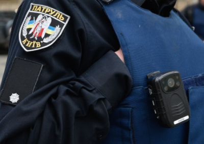 Полиция Киева начала отлов мужчин, которые не обновили данные в военкомате