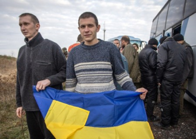 Заберут паспорта, банковские карты и доверенности на жильё. Депутаты придумали, как выманить украинских мужчин из Европы