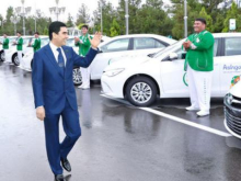 Сын за отца: в Туркменистане состоятся внеочередные выборы президента