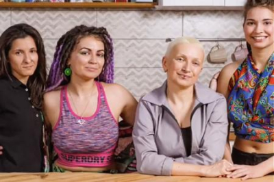 ЛГБТ-семья из рекламы «ВкусВилла» покинула Россию
