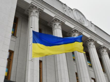 Украинские депутаты оставили в конституции курс на вступление в НАТО