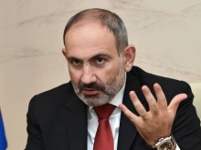 Президент Армении отказался отправлять в отставку начальника Генштаба. Пашинян попросил об этом повторно