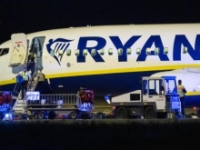 Самолёт Ryanair экстренно посадили в аэропорту Берлина из-за бомбы, но никто не возмущается