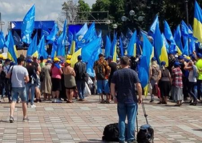 Максим Могильницкий: 20 тысяч украинцев пришли с бедой к своему президенту, а он эдак с пренебрежением — «бабульки в кепочках»